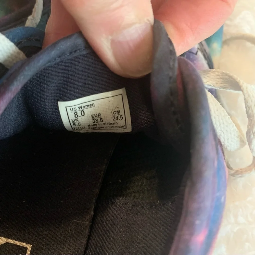 Vans Off the Wall Women’s Galaxy Print Sneakers
